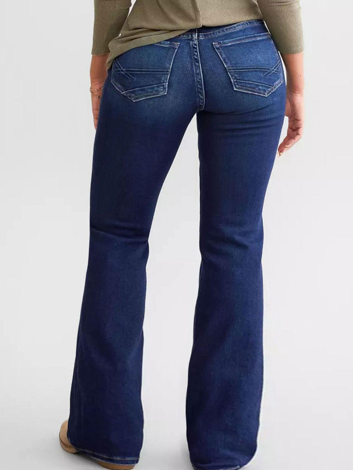 568540891
